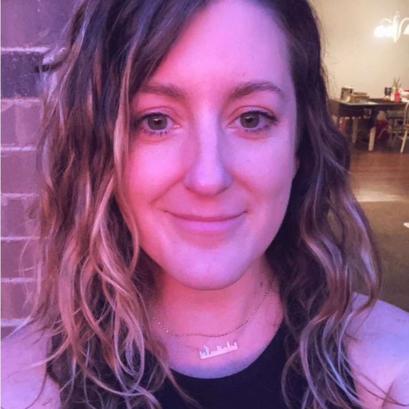 Meet your Posher, Ashley - Picture 2 of 7